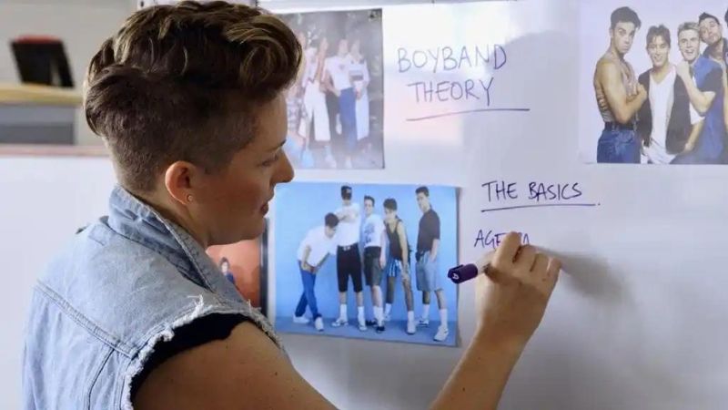 I Used to be Normal: A Boyband Fangirl Story